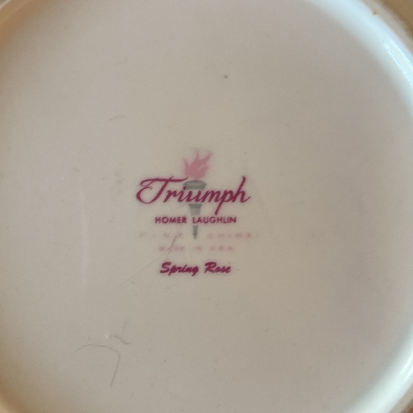 Homer Laughlin Spring Rose serving bowl, 9 inches across - Picture 2 of 2